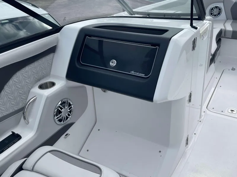 Slide: The Image of Hurricane 2600 SD 2024 - 14