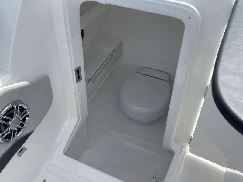 Slide: The Image of Hurricane 2600 SD 2024 - 16