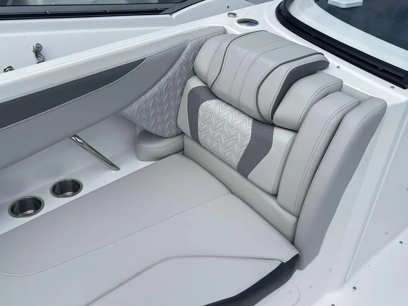 Slide: The Image of Hurricane 2600 SD 2024 - 20