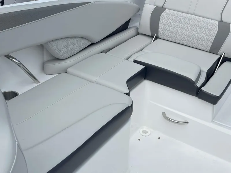 Slide: The Image of Hurricane 2600 SD 2024 - 23