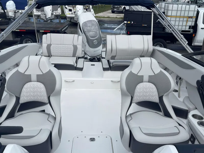 Slide: The Image of Hurricane 2600 SD 2024 - 3