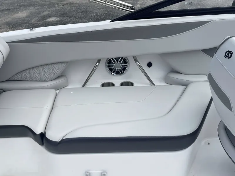 Slide: The Image of Hurricane 2600 SD 2024 - 5