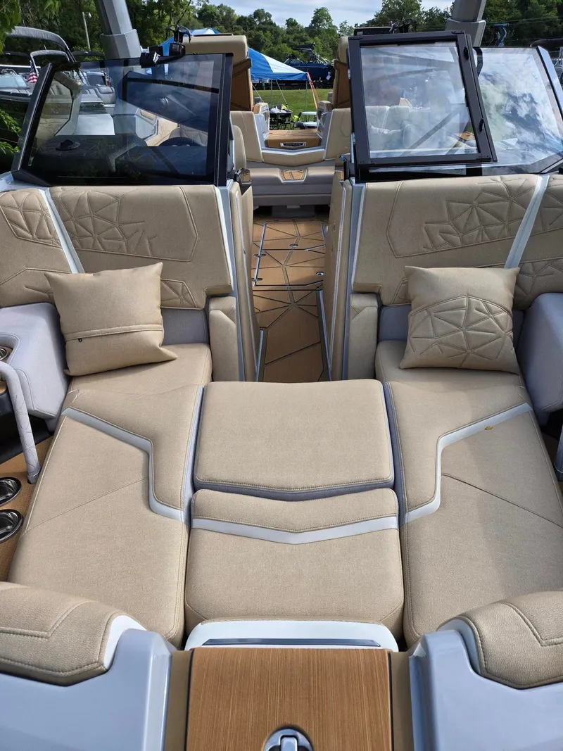 Slide: The Image of Nautique Super Air Nautique G23 Paragon 2025 - 13