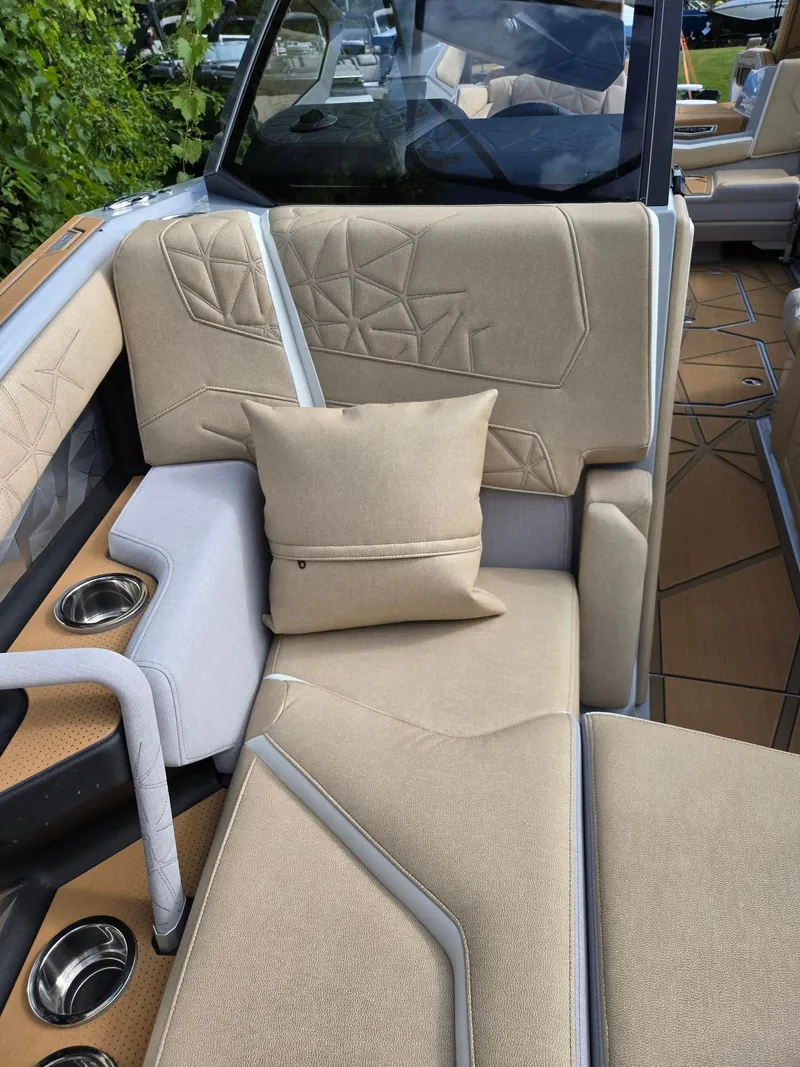 Slide: The Image of Nautique Super Air Nautique G23 Paragon 2025 - 14