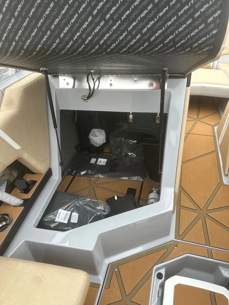 Slide: The Image of Nautique Super Air Nautique G23 Paragon 2025 - 19