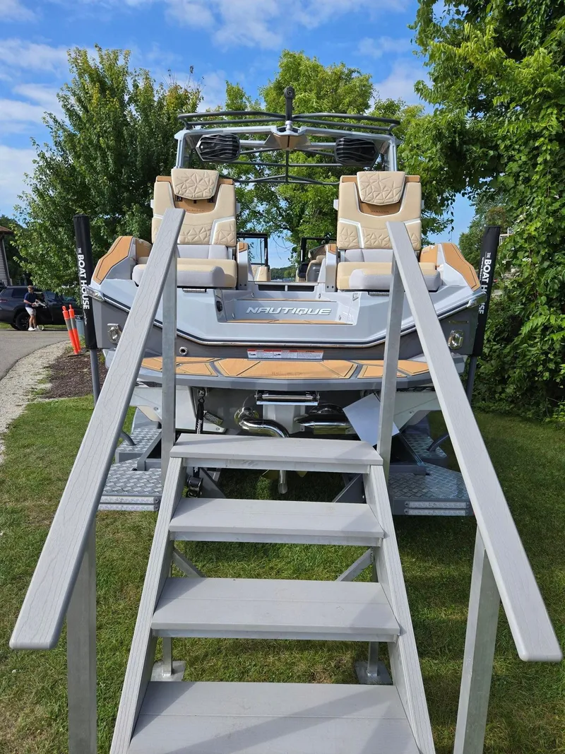 Slide: The Image of Nautique Super Air Nautique G23 Paragon 2025 - 3