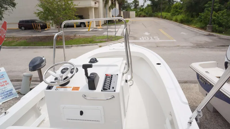 Slide: The Image of Parker Marine 1801 CS 2024 - 12