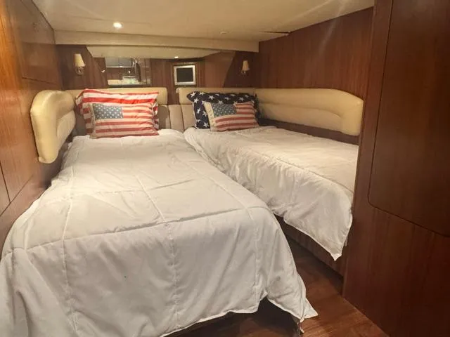 Slide: The Image of Tiara Sovran 4300 2006 - 21