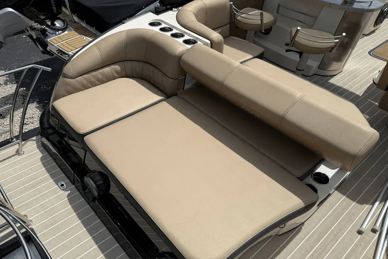 Slide: The Image of Harris crowne 2022 - 12