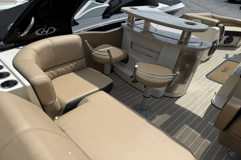 Slide: The Image of Harris crowne 2022 - 9