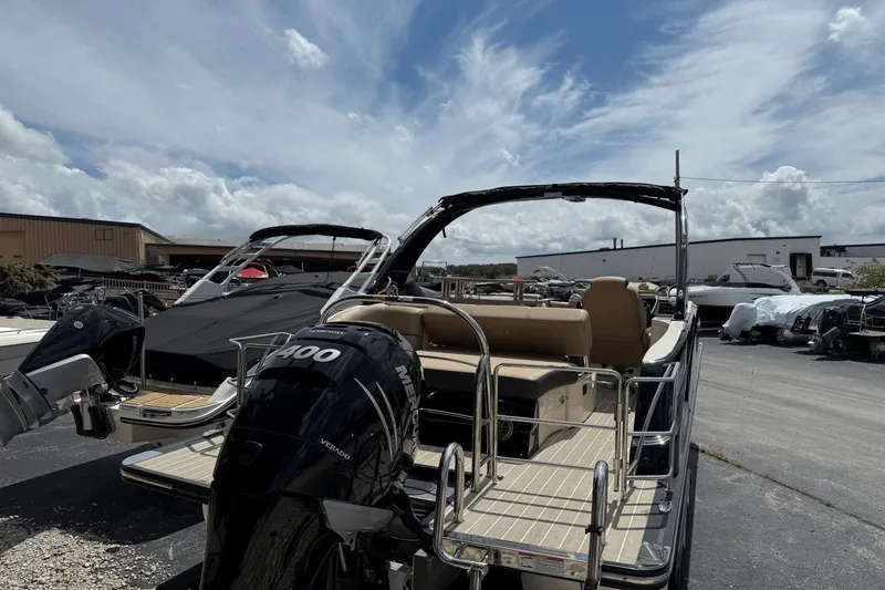 Slide: The Image of Harris Crowne 250 2022 - 1