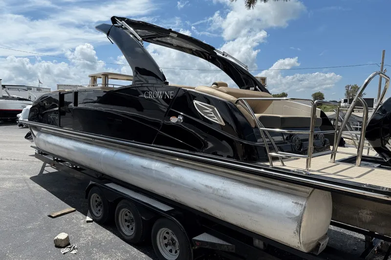 Slide: The Image of Harris Crowne 250 2022 - 5