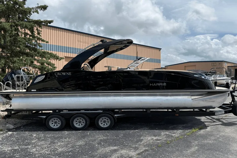 Slide: The Image of Harris Crowne 250 2022 - 7