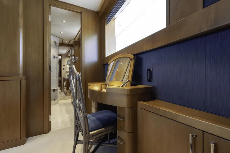 Slide: The Image of Westport 40M 2014 - 108
