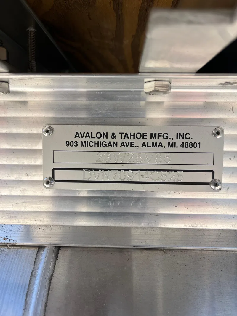 Slide: The Image of Metal plate on Avalon 2385 Venture 85 Quad Lounger, Tri Toon High Performance, 2025 model. - 20