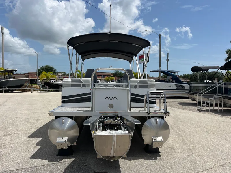Slide: The Image of 2025 Avalon 2385 Venture 85 Quad Lounger Tri Toon, high-performance pontoon boat, rear view. - 6
