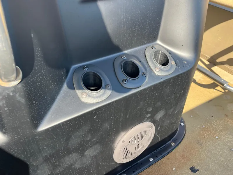 Slide: The Image of Boat capacity label on G3 2072cc, 2011 model, showing maximum weight and passenger limits. - 25