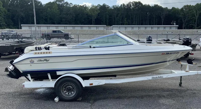 Slide: The Image of Sea Ray 170 Bow Rider 1994 - 4