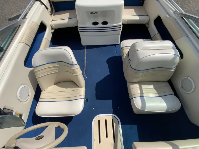 Slide: The Image of Sea Ray 170 Bow Rider 1994 - 6