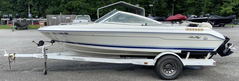 Slide: The Image of Sea Ray 170 Bow Rider 1994 - 9