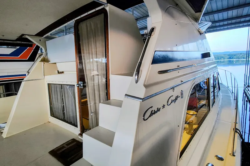 Slide: The Image of Chris-Craft 426 Catalina 1986 - 12