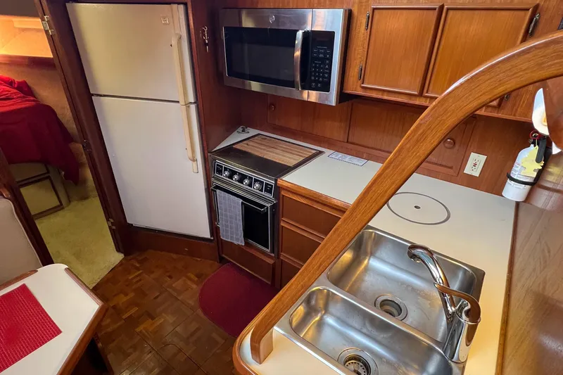 Slide: The Image of Chris-Craft 426 Catalina 1986 - 28