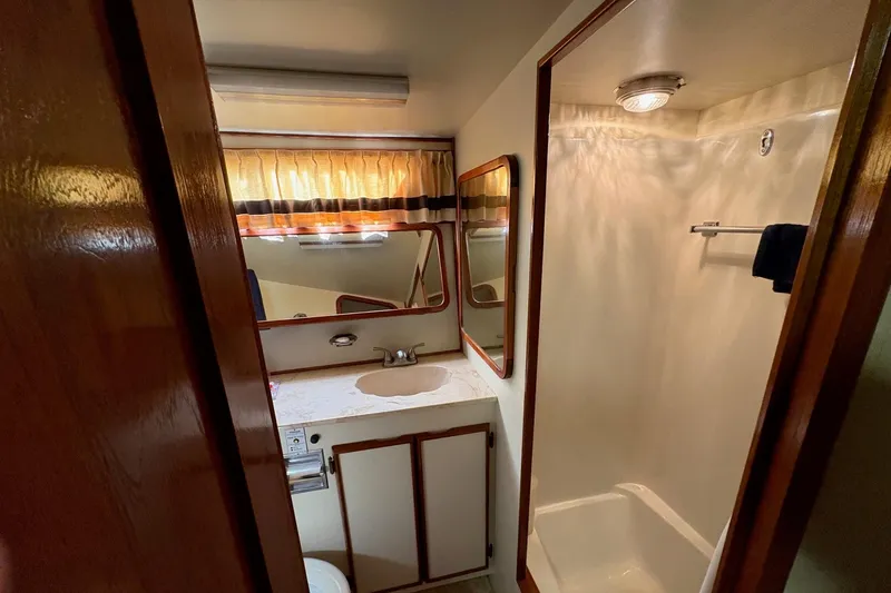 Slide: The Image of Master En-Suite Head - 38