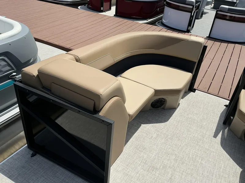 Slide: The Image of Lowe LS 190 2025 - 3