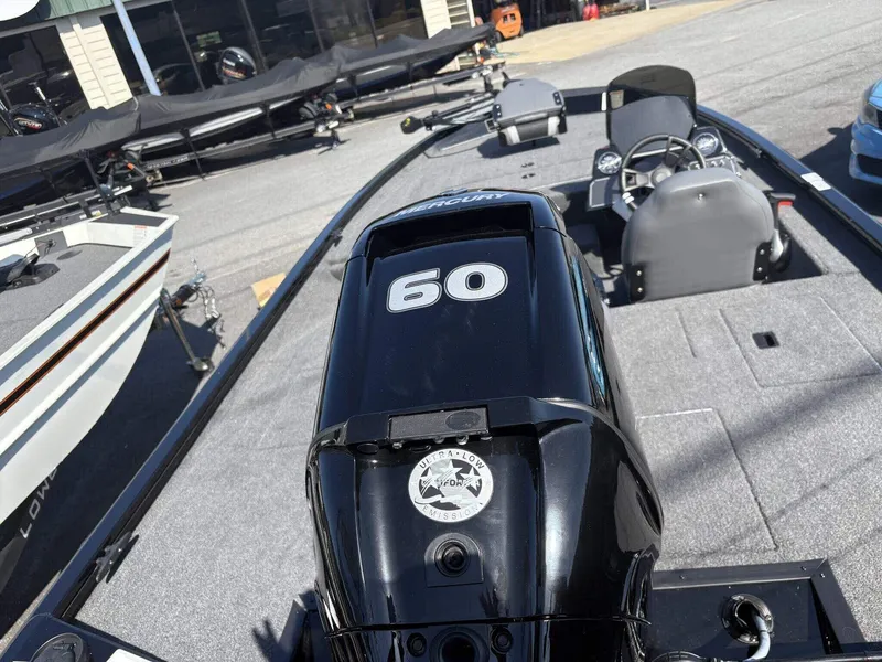 Slide: The Image of Lowe Stinger 175 2025 - 5