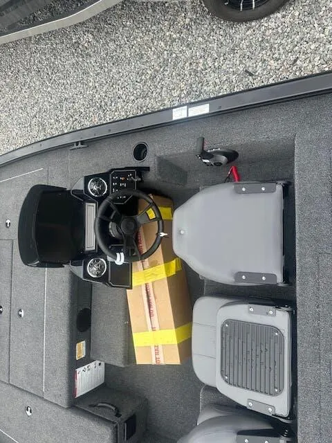 Slide: The Image of Lowe Stinger 175 2025 - 7