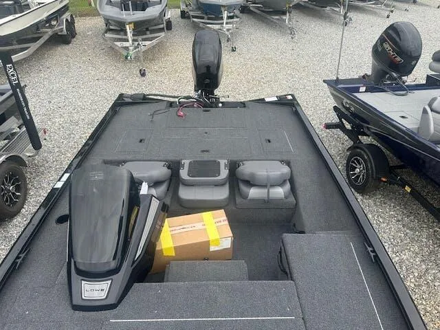 Slide: The Image of Lowe Stinger 175 2025 - 9