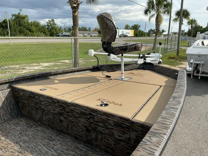 Slide: The Image of Xpress Hyper-Lift Bay Series 210 BAY-175 HP 2026 - 7