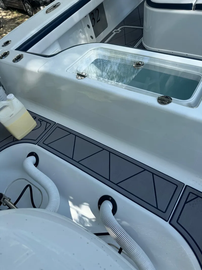 Slide: The Image of Yellowfin 32 2021 - 12