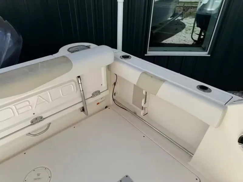 Slide: The Image of Robalo R247 Dual Console 2016 - 11