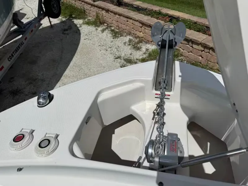 Slide: The Image of Robalo R247 Dual Console 2016 - 14