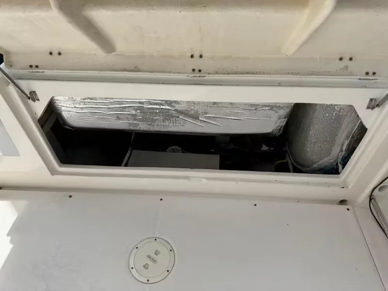 Slide: The Image of Robalo R247 Dual Console 2016 - 15