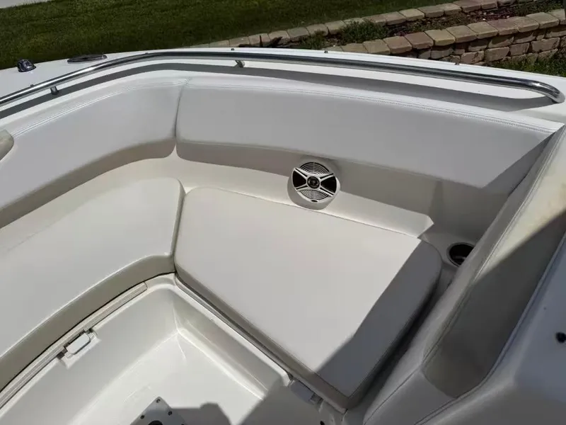 Slide: The Image of Robalo R247 Dual Console 2016 - 18