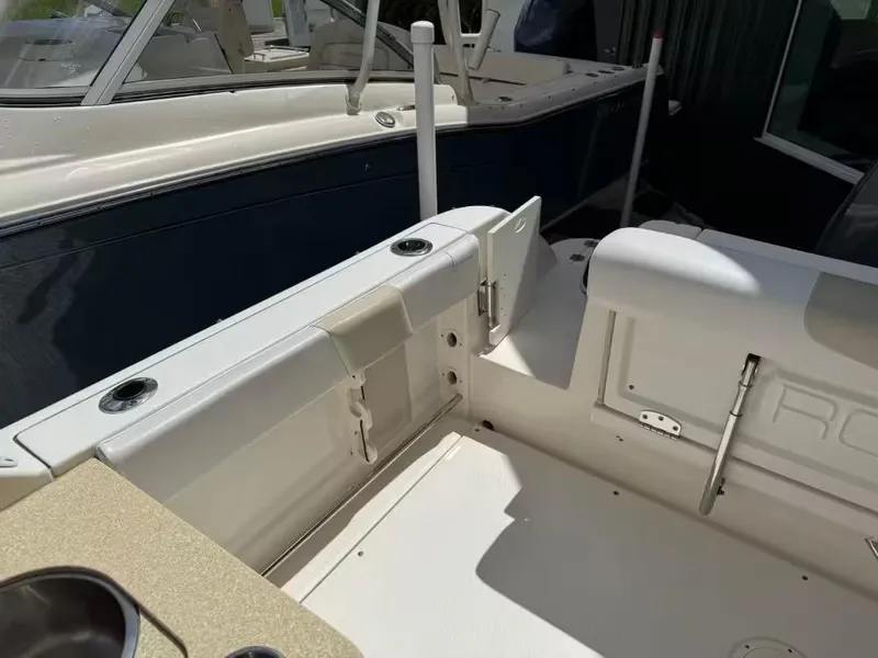 Slide: The Image of Robalo R247 Dual Console 2016 - 19