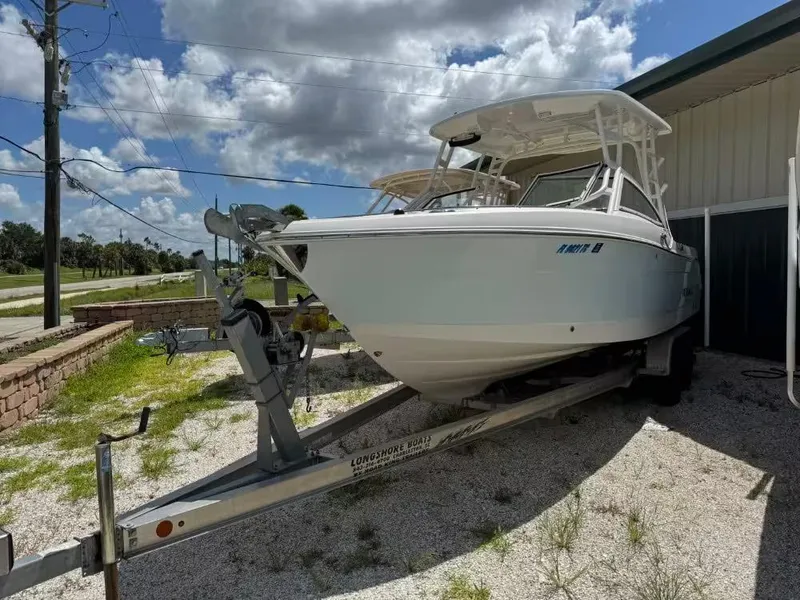 Slide: The Image of Robalo R247 Dual Console 2016 - 5