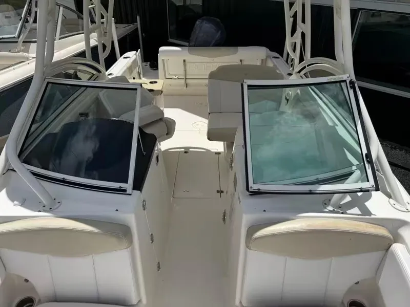 Slide: The Image of Robalo R247 Dual Console 2016 - 7