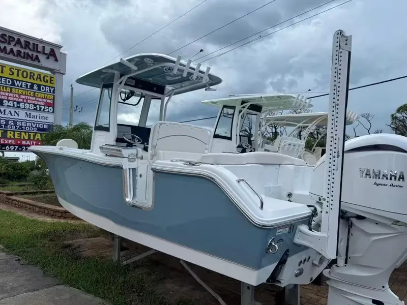 Slide: The Image of Sea Hunt Ultra 255 SE 2025 - 3