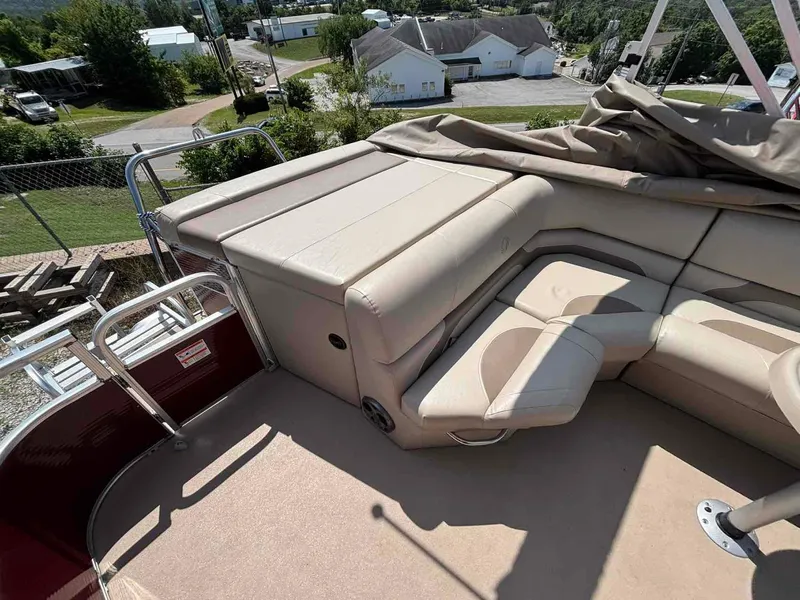 Slide: The Image of Lowe SS 230 2014 - 10