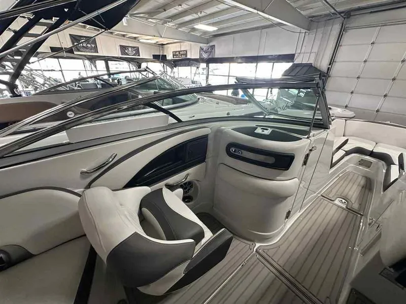 Slide: The Image of Crownline Boats 270 SS 2025 - 12