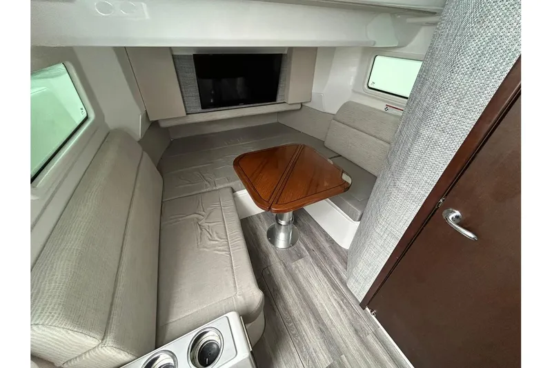 Slide: The Image of Everglades 455 Center Console 2023 - 28