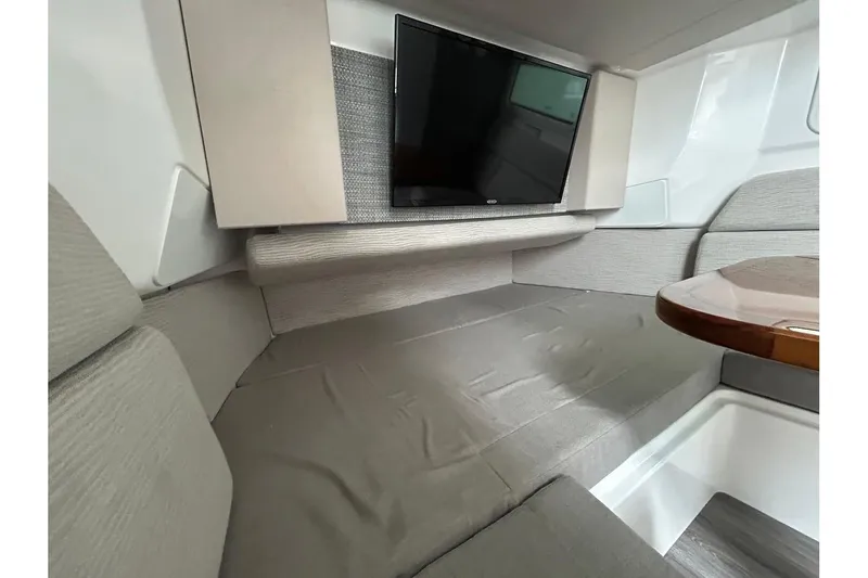 Slide: The Image of Everglades 455 Center Console 2023 - 29