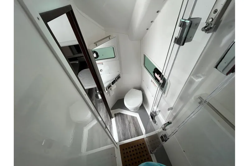 Slide: The Image of Everglades 455 Center Console 2023 - 30