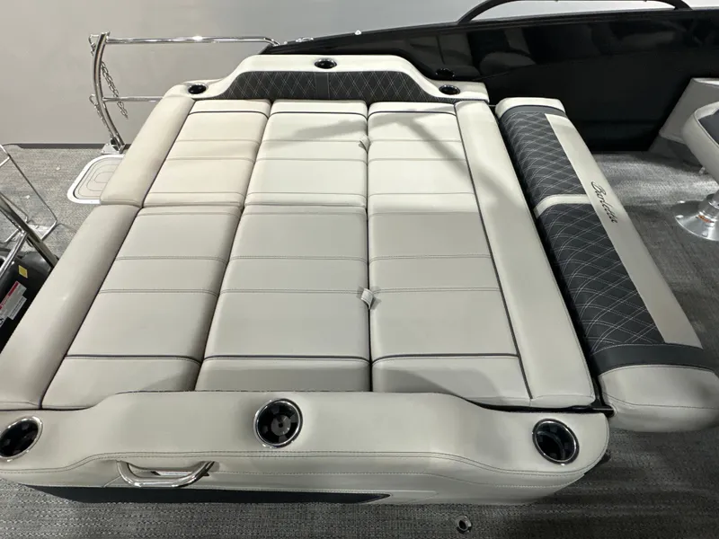 Slide: The Image of Barletta Lusso 23UC 2026 - 13