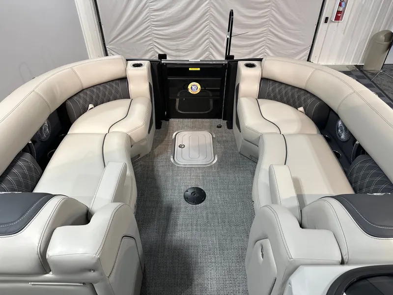 Slide: The Image of Barletta Lusso 23UC 2026 - 15