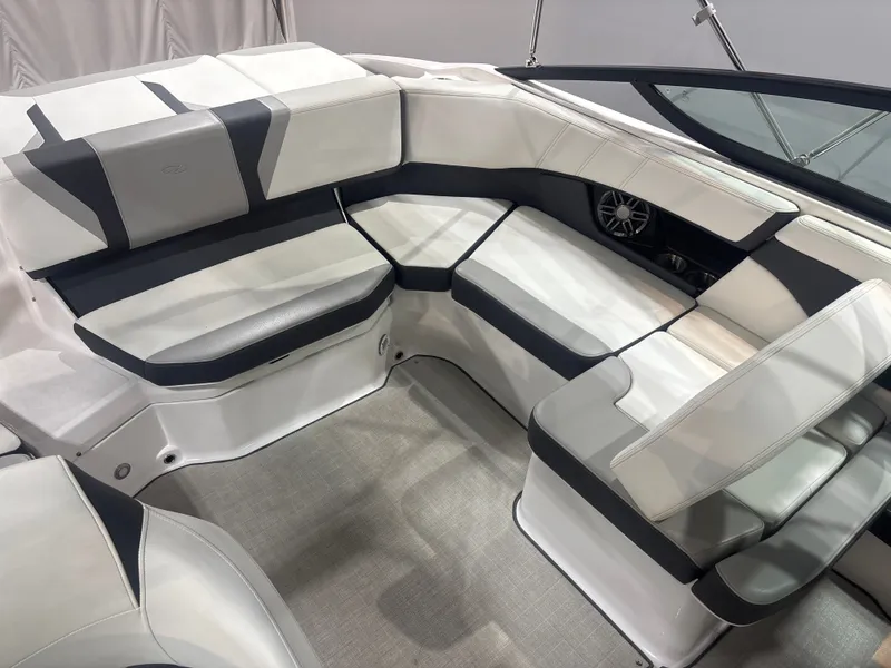 Slide: The Image of Regal 2000 ES 2023 - 10