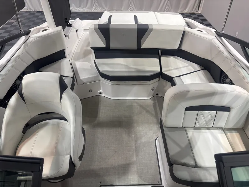 Slide: The Image of Regal 2000 ES 2023 - 8